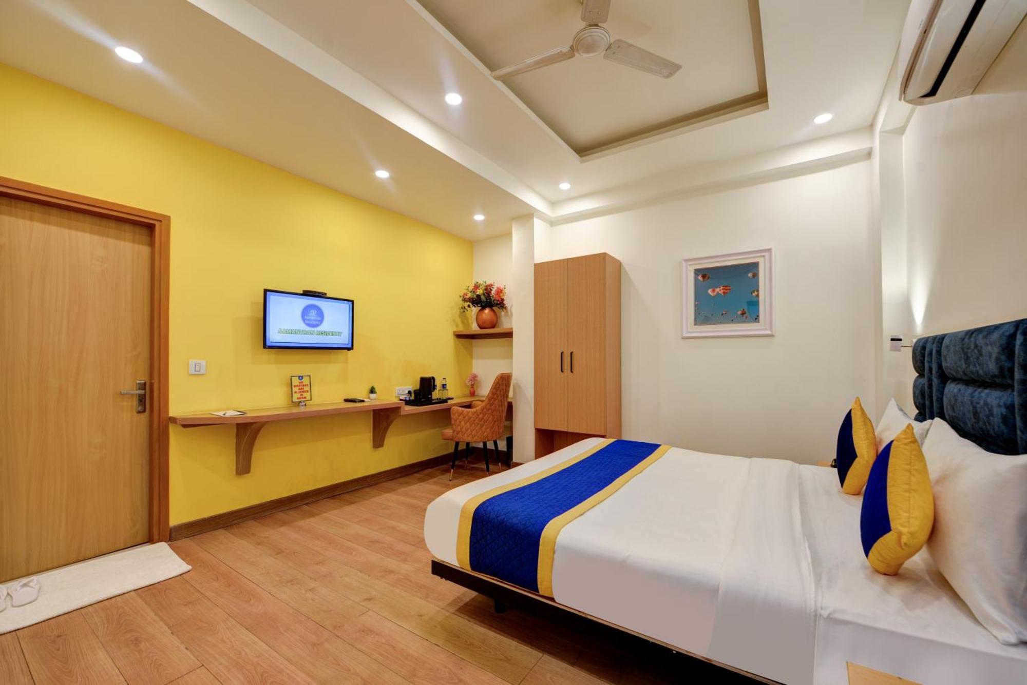 Aamantran Residency Hotel, Sohna Road, Sector 49, Gurugram Gurgáon Kültér fotó