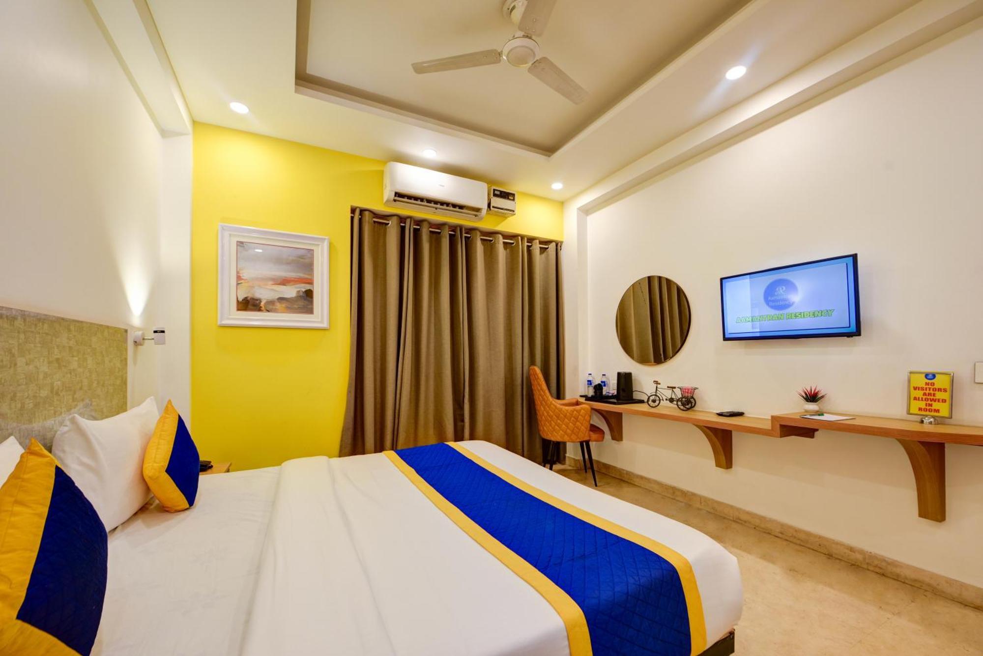 Aamantran Residency Hotel, Sohna Road, Sector 49, Gurugram Gurgáon Kültér fotó