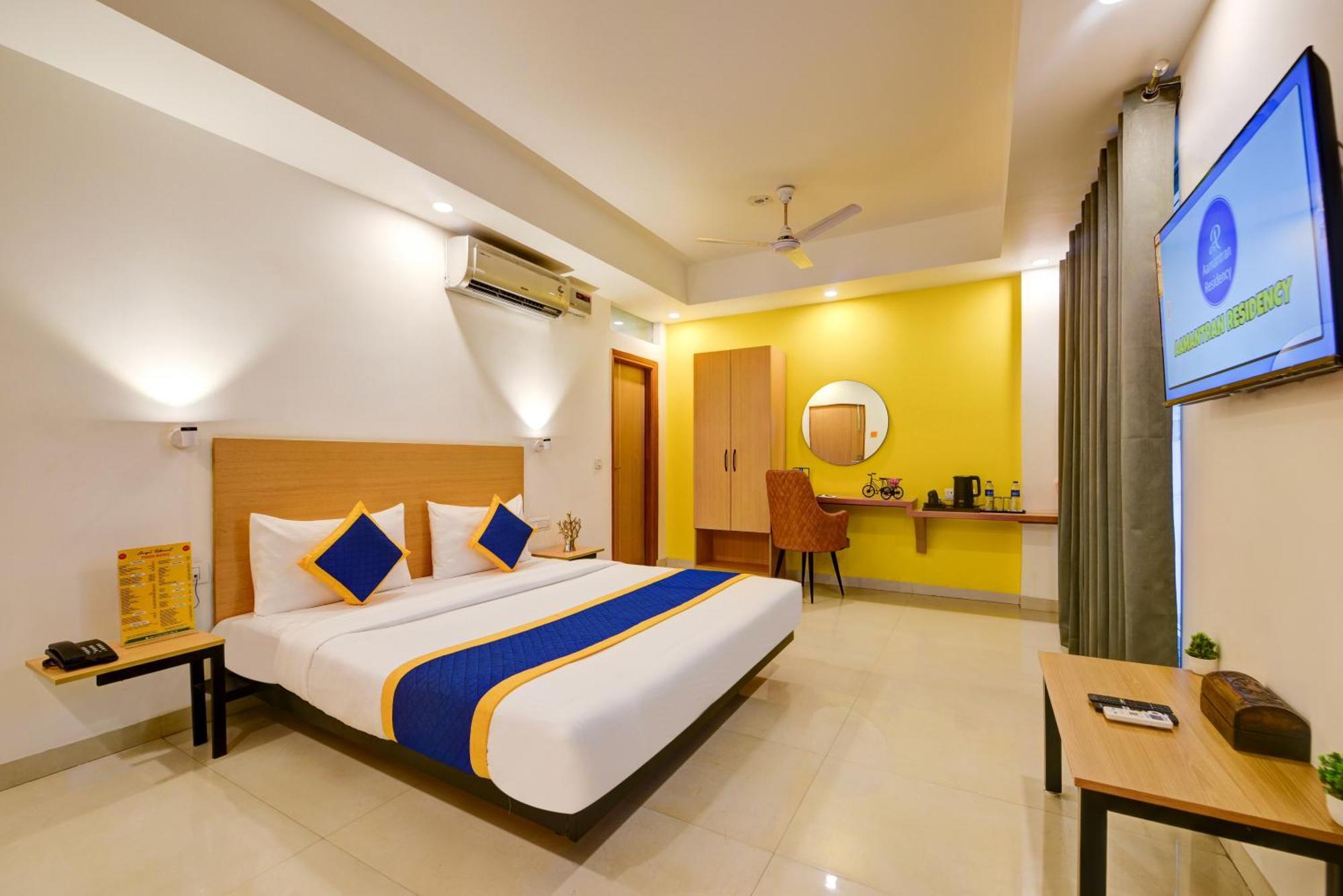 Aamantran Residency Hotel, Sohna Road, Sector 49, Gurugram Gurgáon Kültér fotó