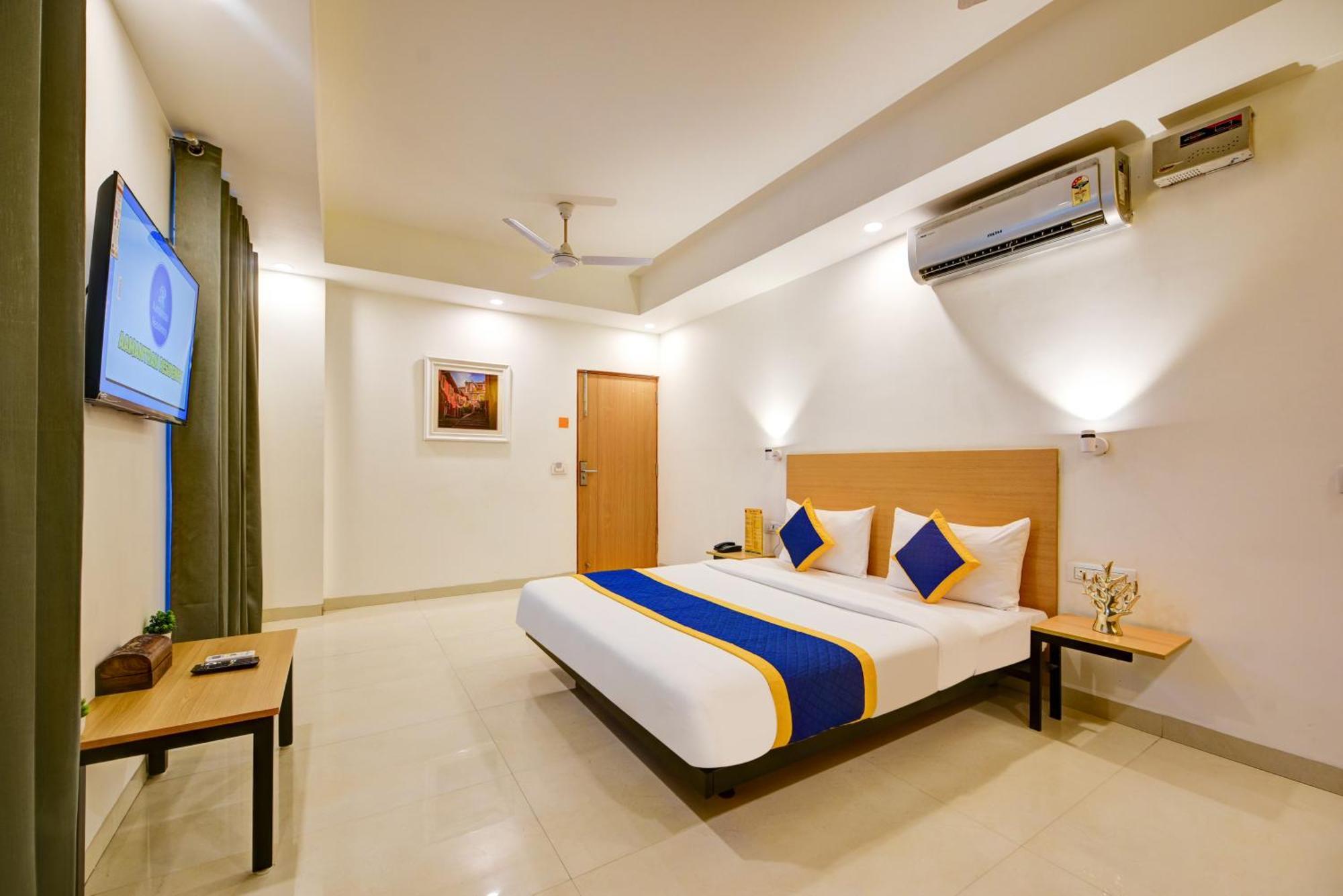 Aamantran Residency Hotel, Sohna Road, Sector 49, Gurugram Gurgáon Kültér fotó