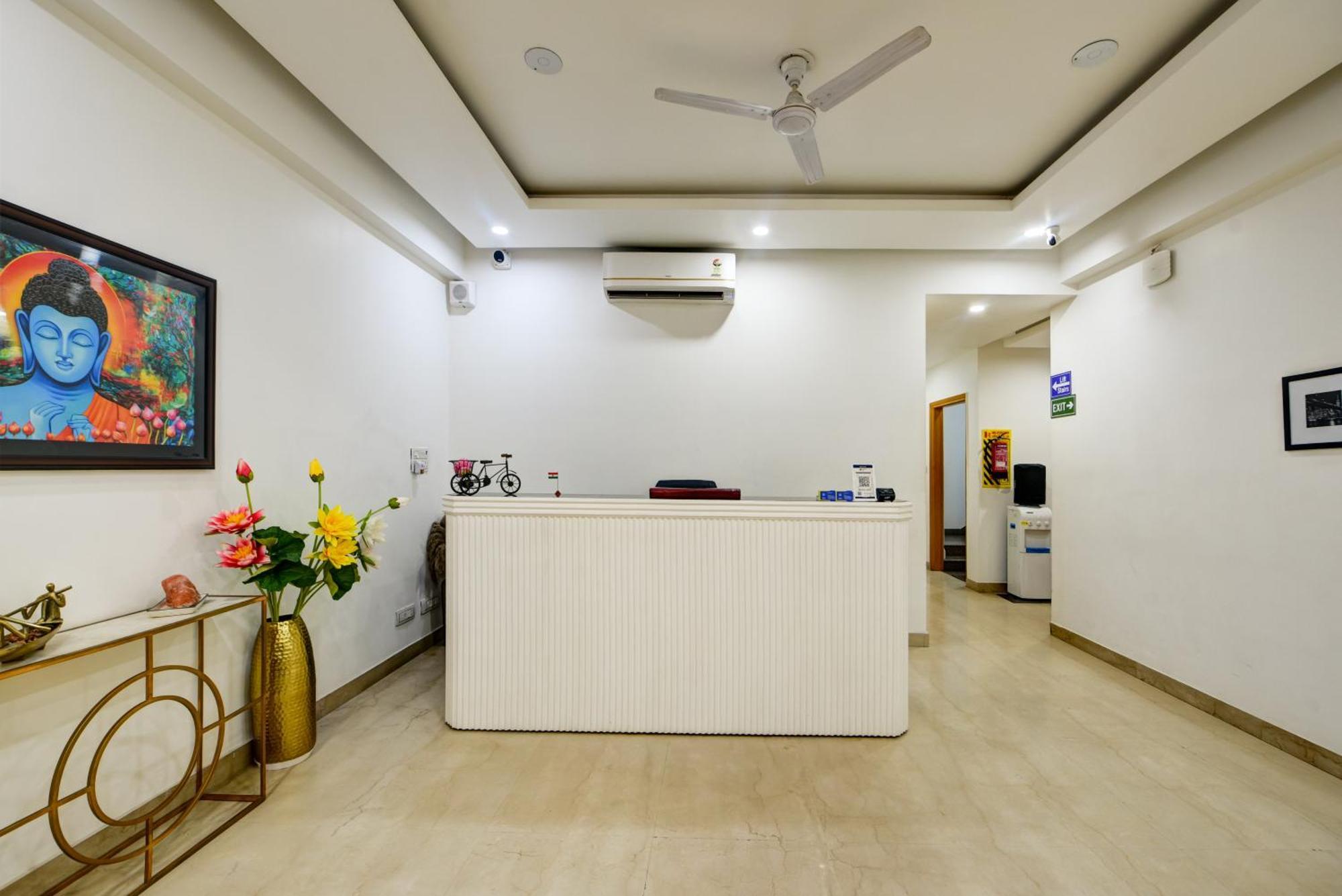 Aamantran Residency Hotel, Sohna Road, Sector 49, Gurugram Gurgáon Kültér fotó