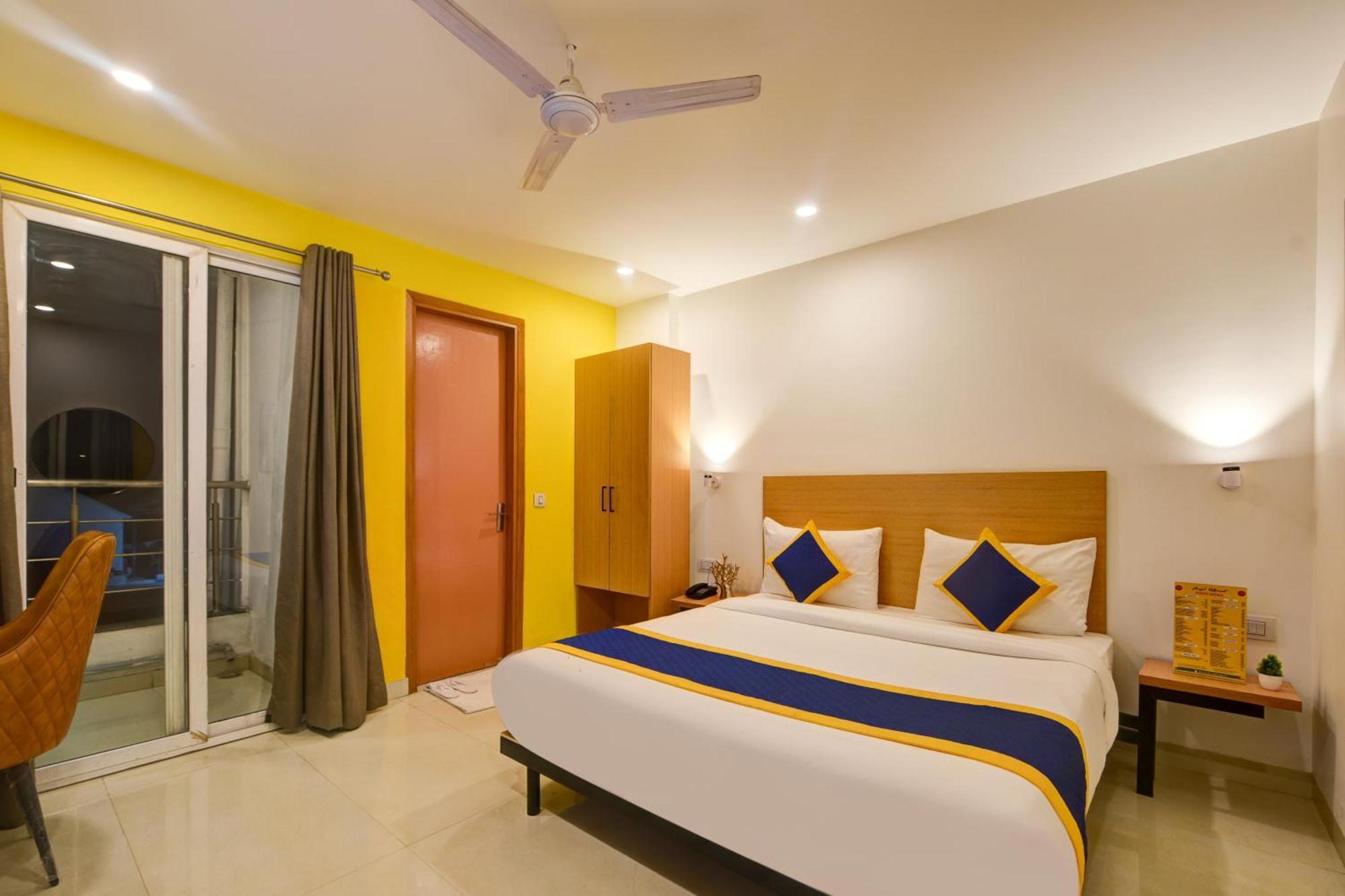 Aamantran Residency Hotel, Sohna Road, Sector 49, Gurugram Gurgáon Kültér fotó
