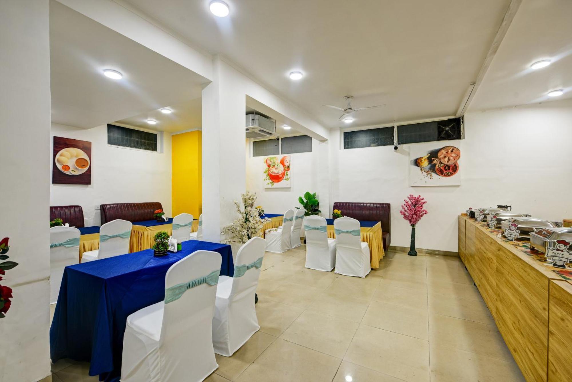 Aamantran Residency Hotel, Sohna Road, Sector 49, Gurugram Gurgáon Kültér fotó