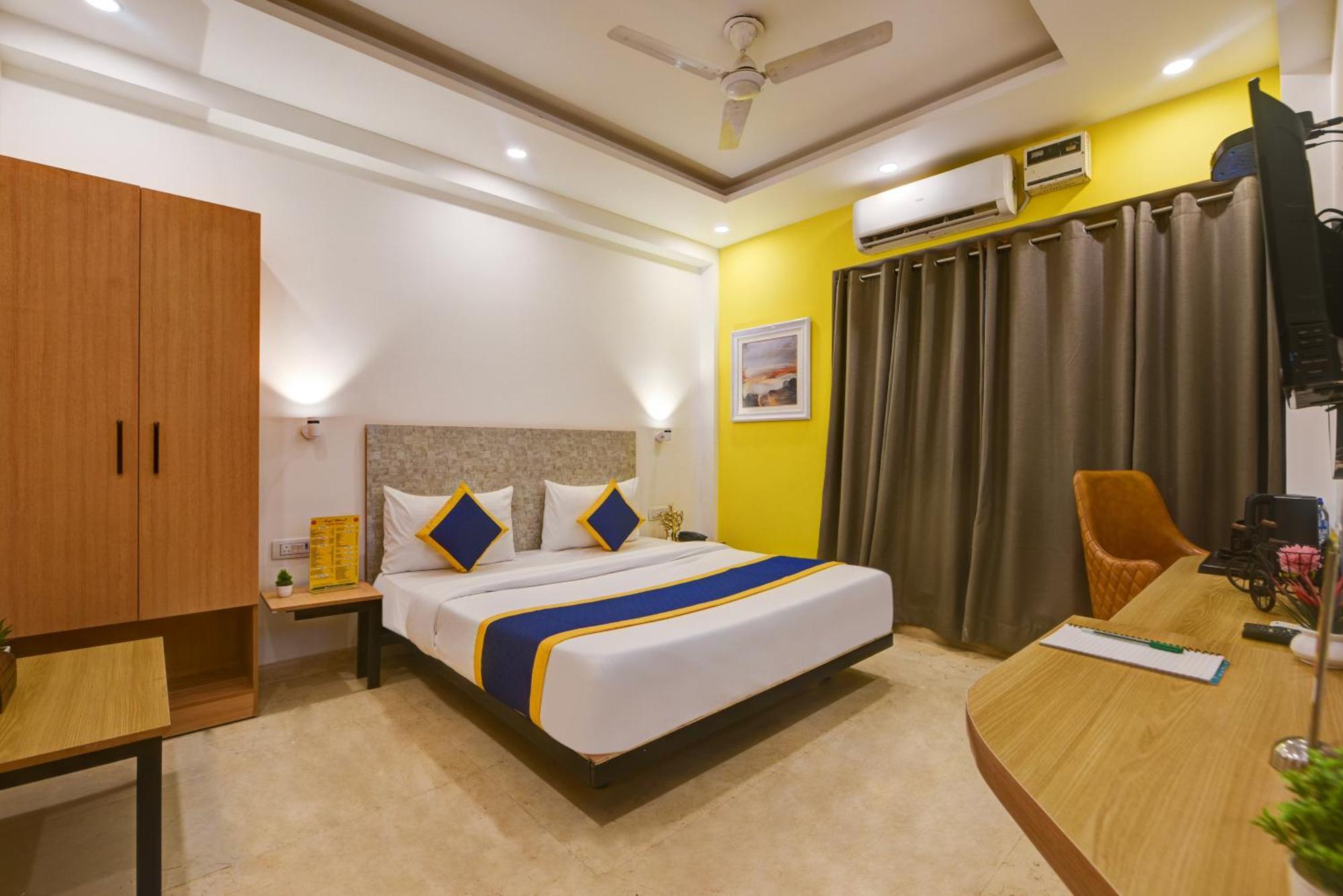 Aamantran Residency Hotel, Sohna Road, Sector 49, Gurugram Gurgáon Kültér fotó