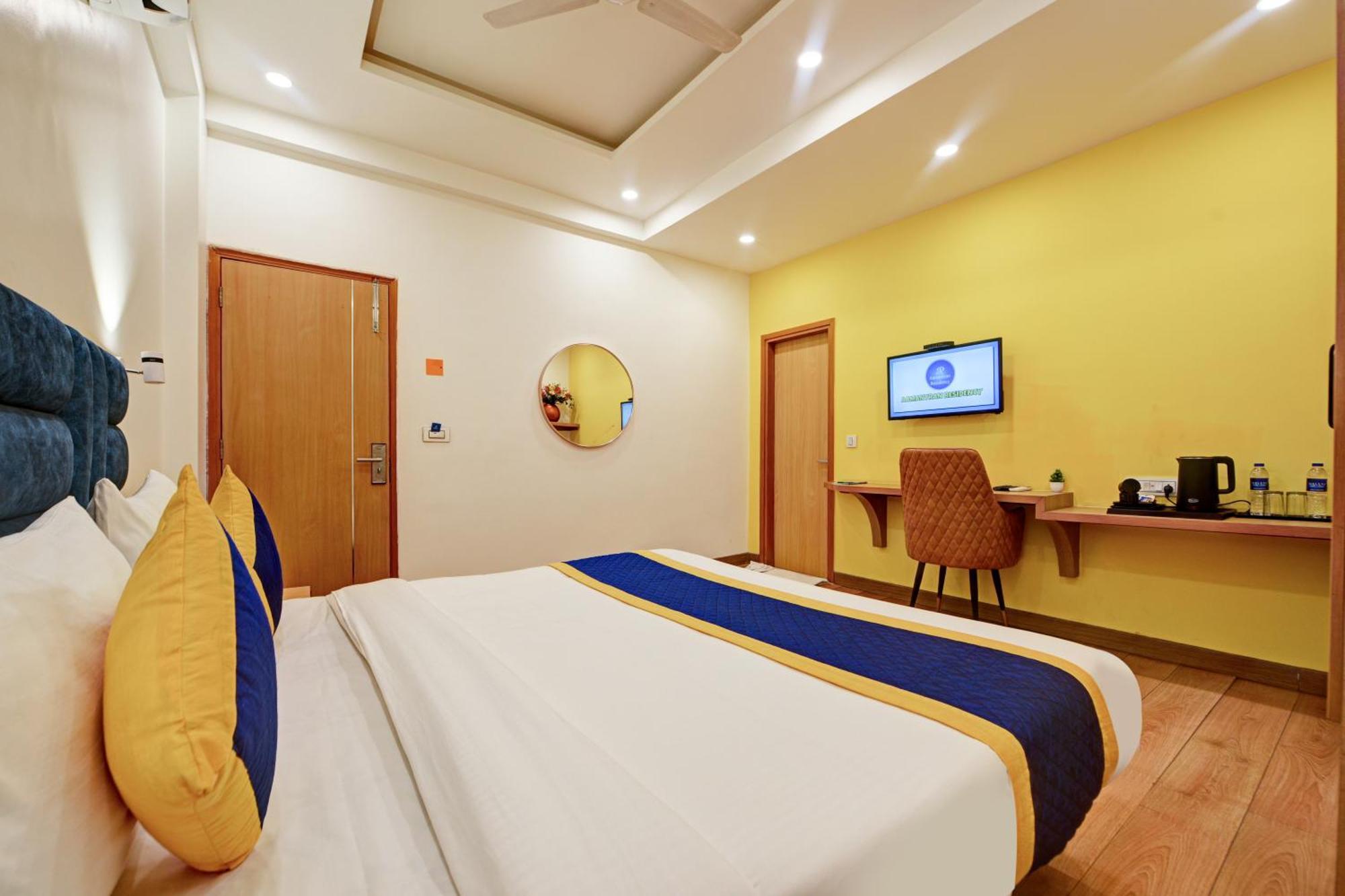 Aamantran Residency Hotel, Sohna Road, Sector 49, Gurugram Gurgáon Kültér fotó