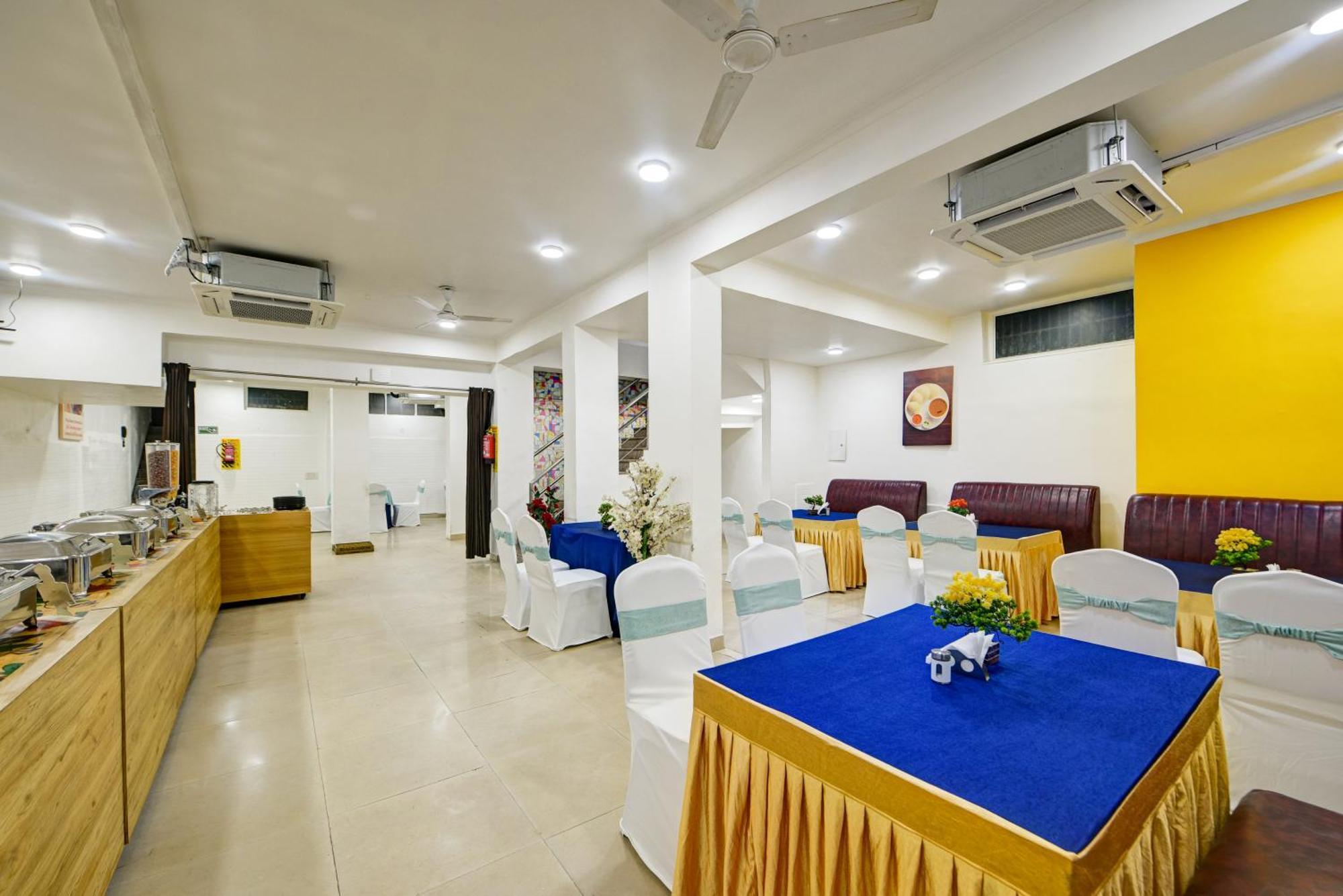 Aamantran Residency Hotel, Sohna Road, Sector 49, Gurugram Gurgáon Kültér fotó
