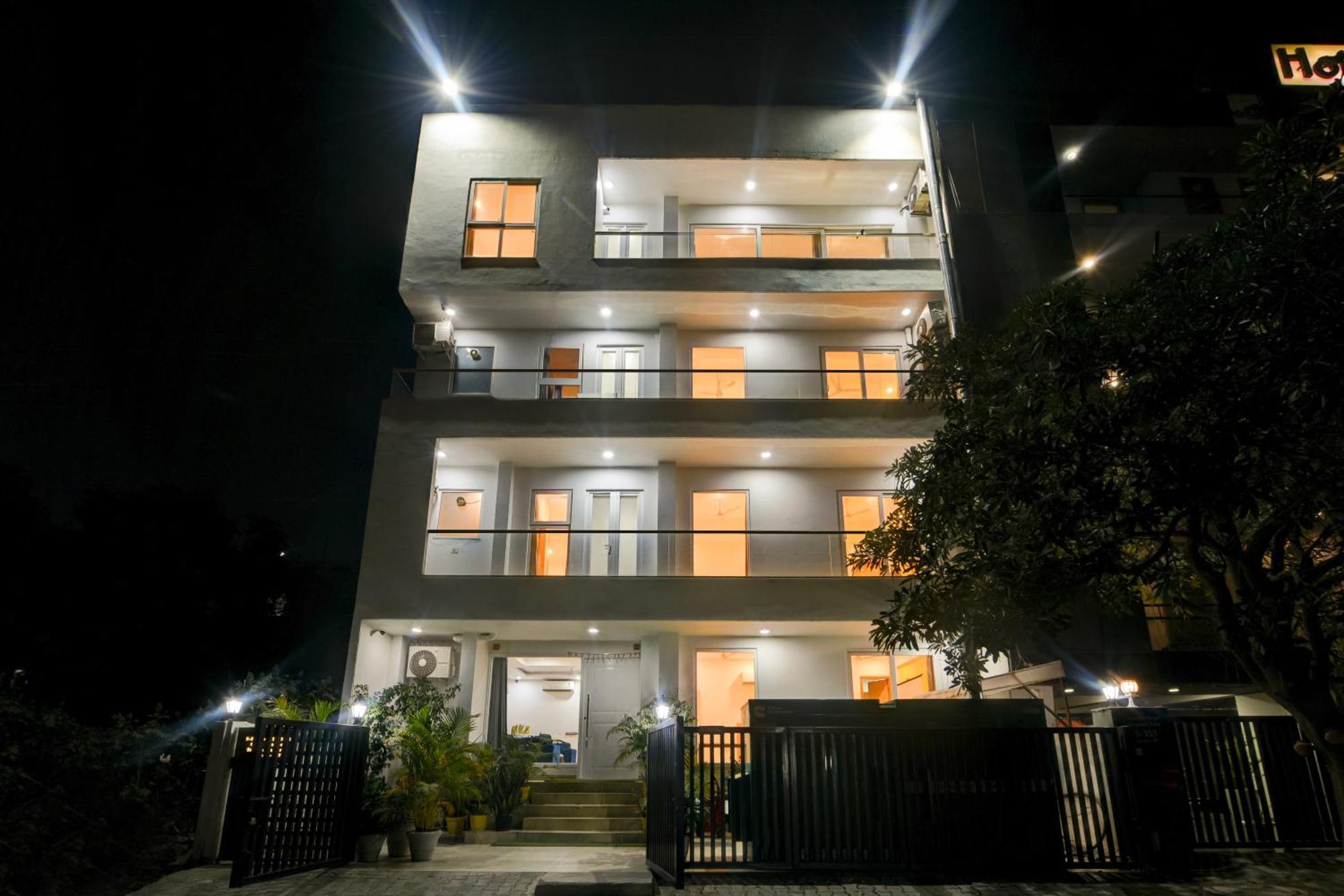 Aamantran Residency Hotel, Sohna Road, Sector 49, Gurugram Gurgáon Kültér fotó
