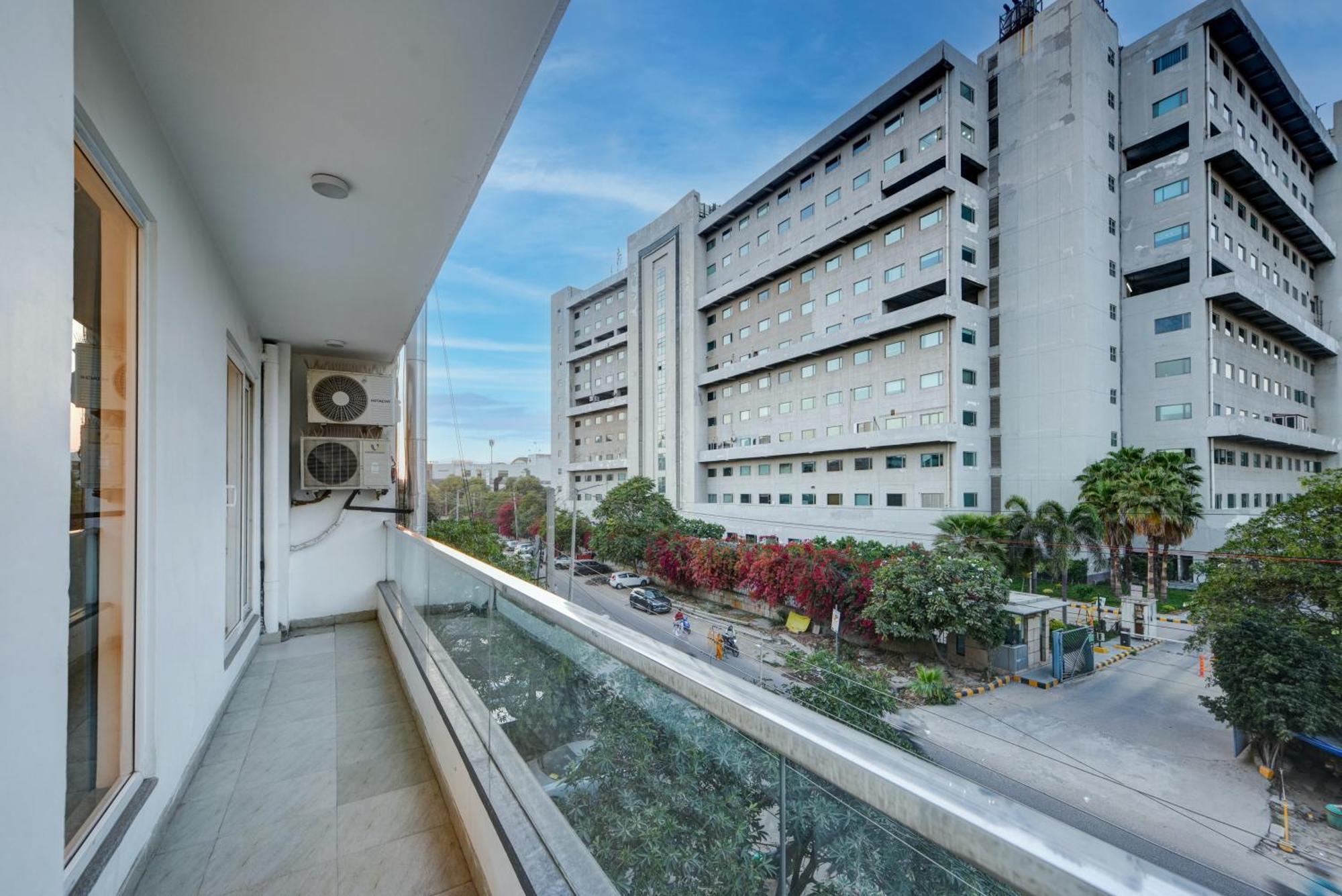 Aamantran Residency Hotel, Sohna Road, Sector 49, Gurugram Gurgáon Kültér fotó