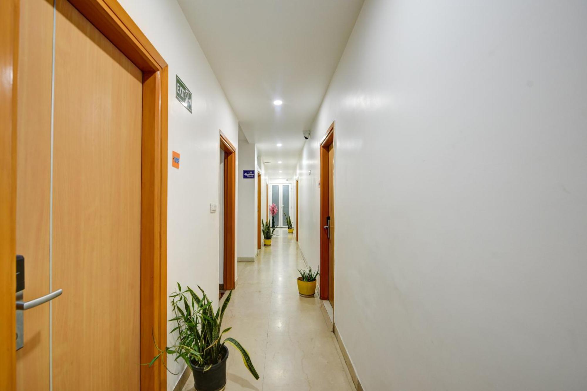 Aamantran Residency Hotel, Sohna Road, Sector 49, Gurugram Gurgáon Kültér fotó
